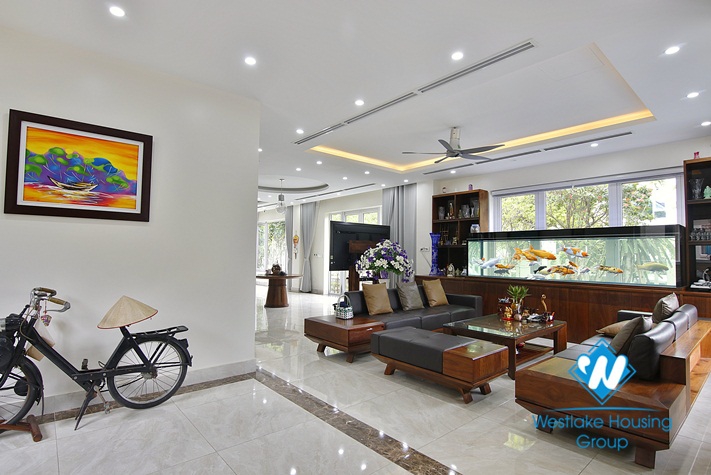  Massive ambassador corner villa for rent in Vinhomes Riverside - Long Bien